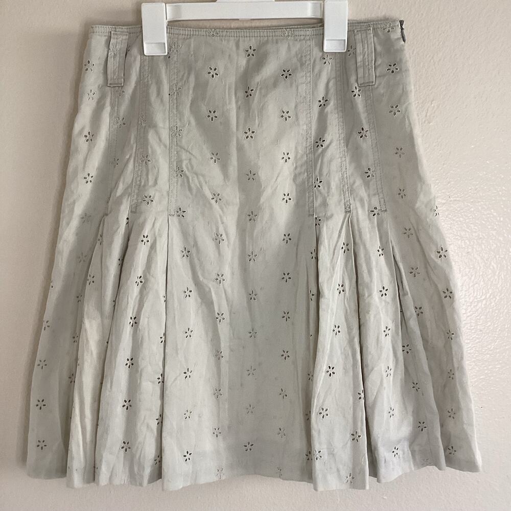 Burberry London Eyelet Pleated Skirt Beige Cotton Made In Italy US 4